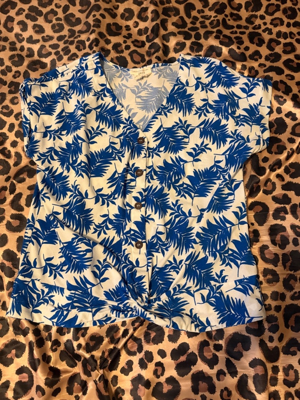 feathers Blue and White Floral V-Neck Top